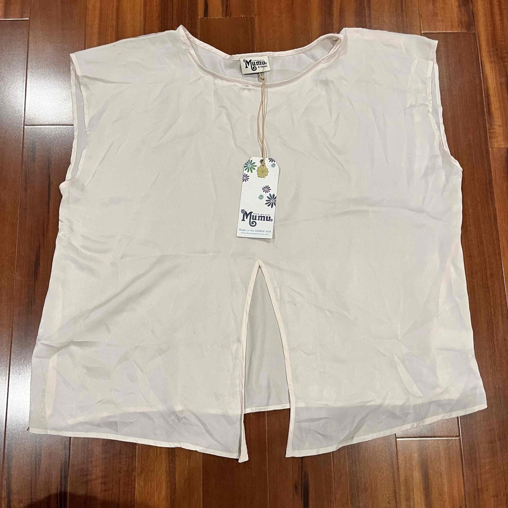 New NWT Show Me Your Mumu Beige Top Sleeveless Crewneck Cropped Blouse Size XS